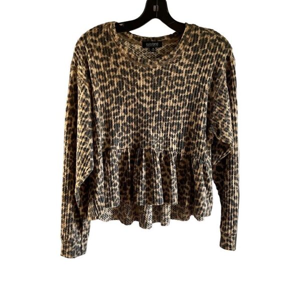 La La Land Top Crop Knit Pullover Crew Neck Black Tan Leopard Ruffled Hem Small - Picture 9 of 9